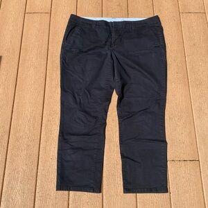 Women’s black crop/capris